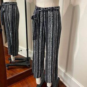 Cupcakes & Cashmere Palozzo Pants Size S